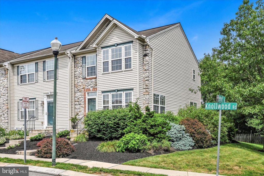 Photo of 436 KNOLLWOOD RD, MILLERSVILLE, PA 17551 (MLS # PALA2036988)