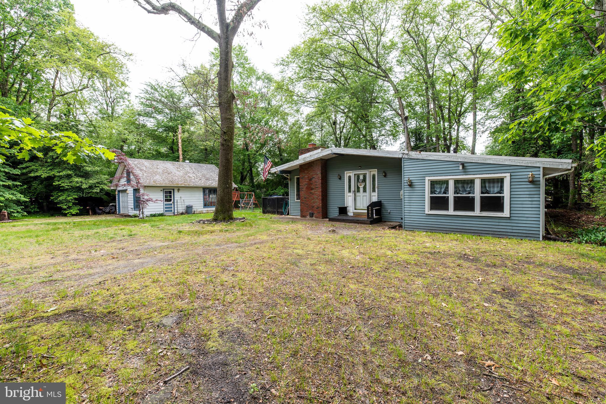 205 PEARTREE AVENUE