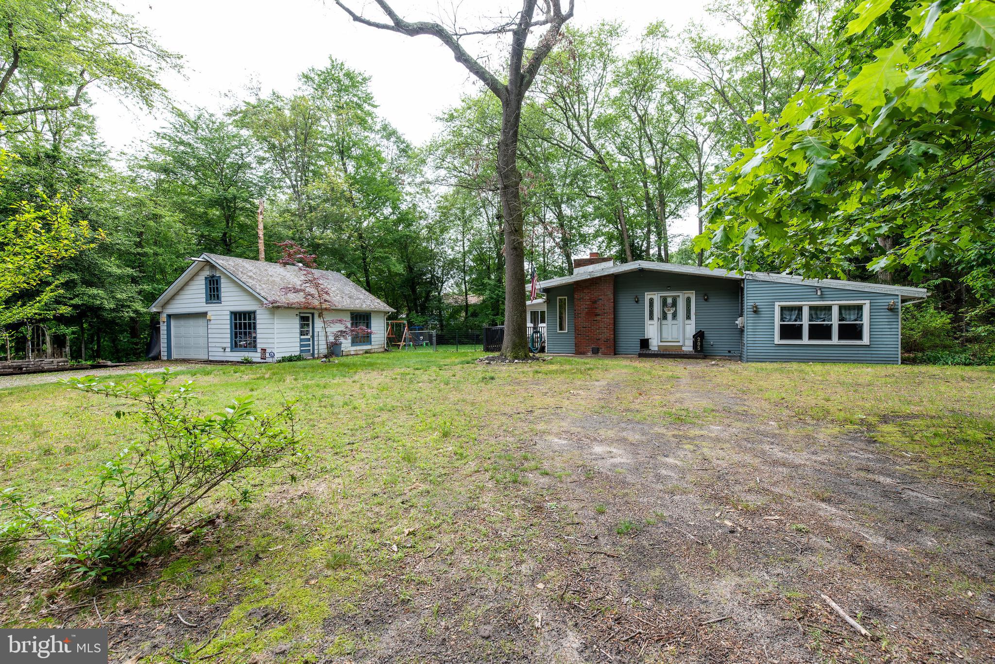 205 PEARTREE AVENUE