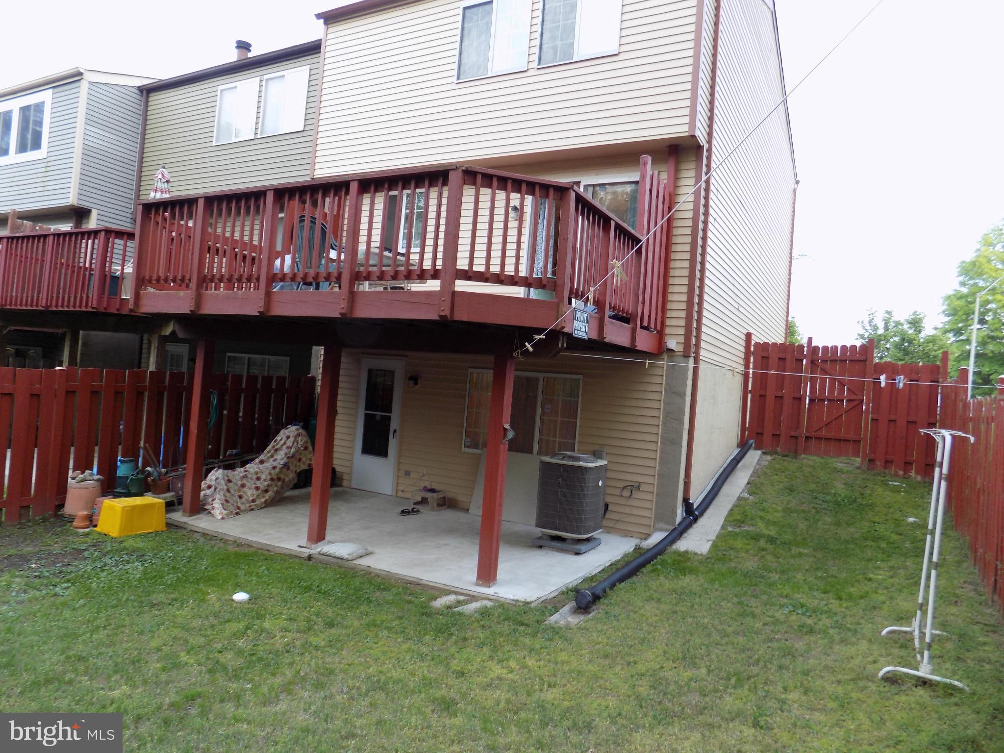 WOODS EDGE TOWNHOME CONDOMINIUMS - Residential