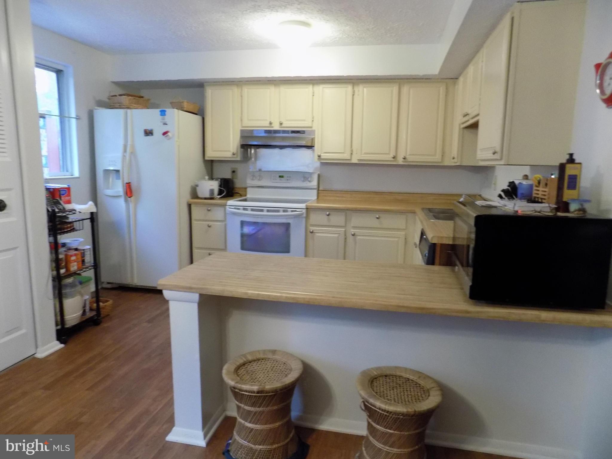 WOODS EDGE TOWNHOME CONDOMINIUMS - Residential