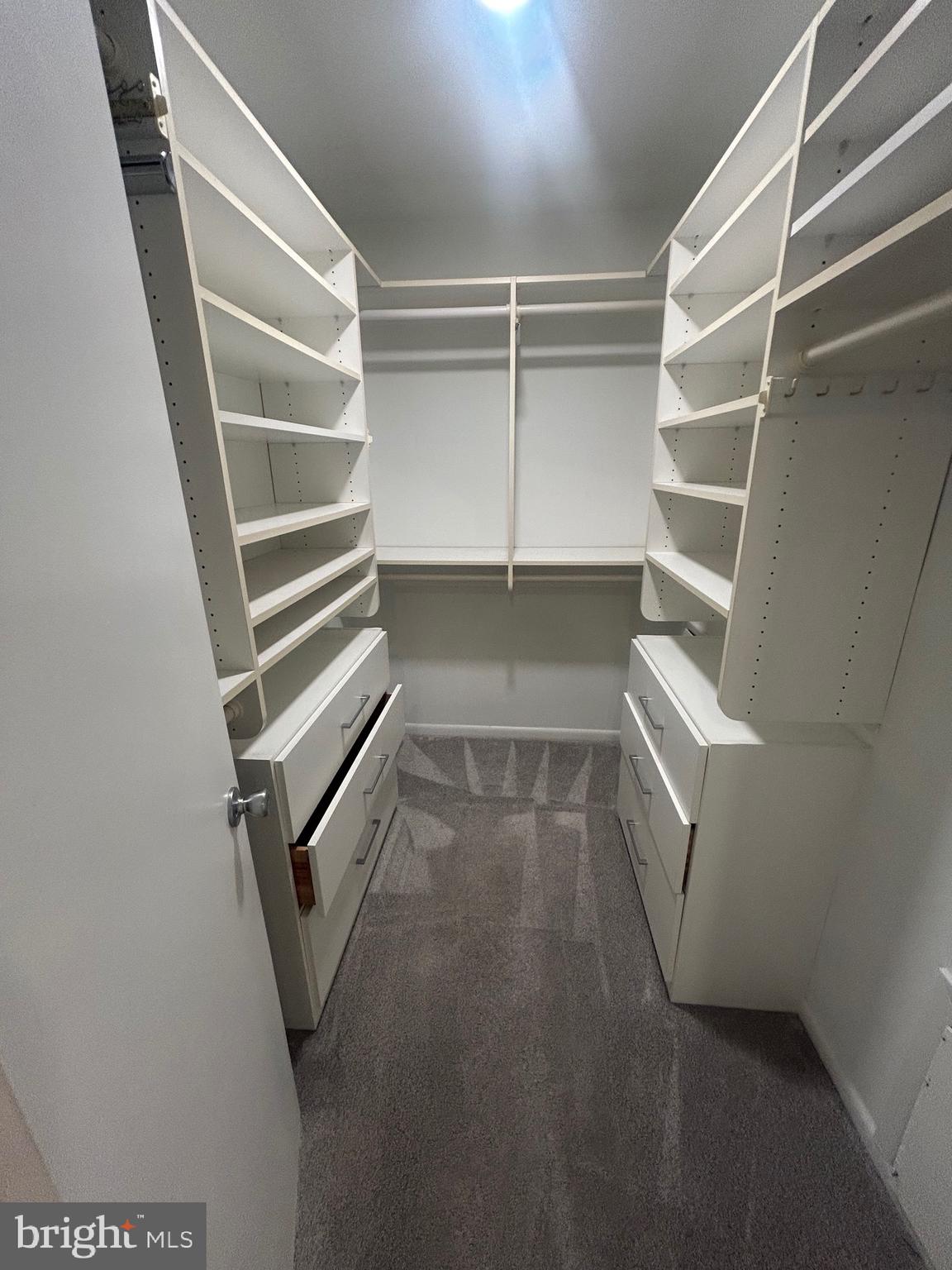 VILLAGE OF OAKLAND MILLS - Residential Lease