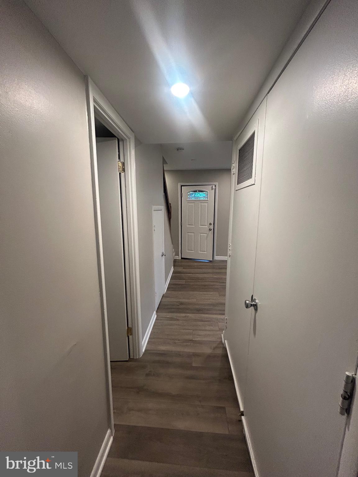 VILLAGE OF OAKLAND MILLS - Residential Lease