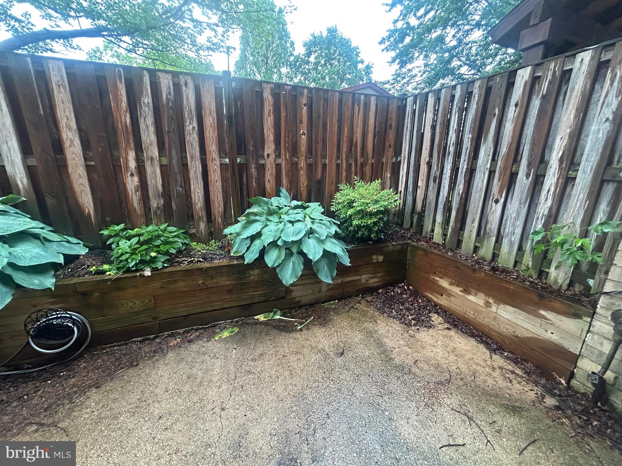 VILLAGE OF OAKLAND MILLS - Residential Lease