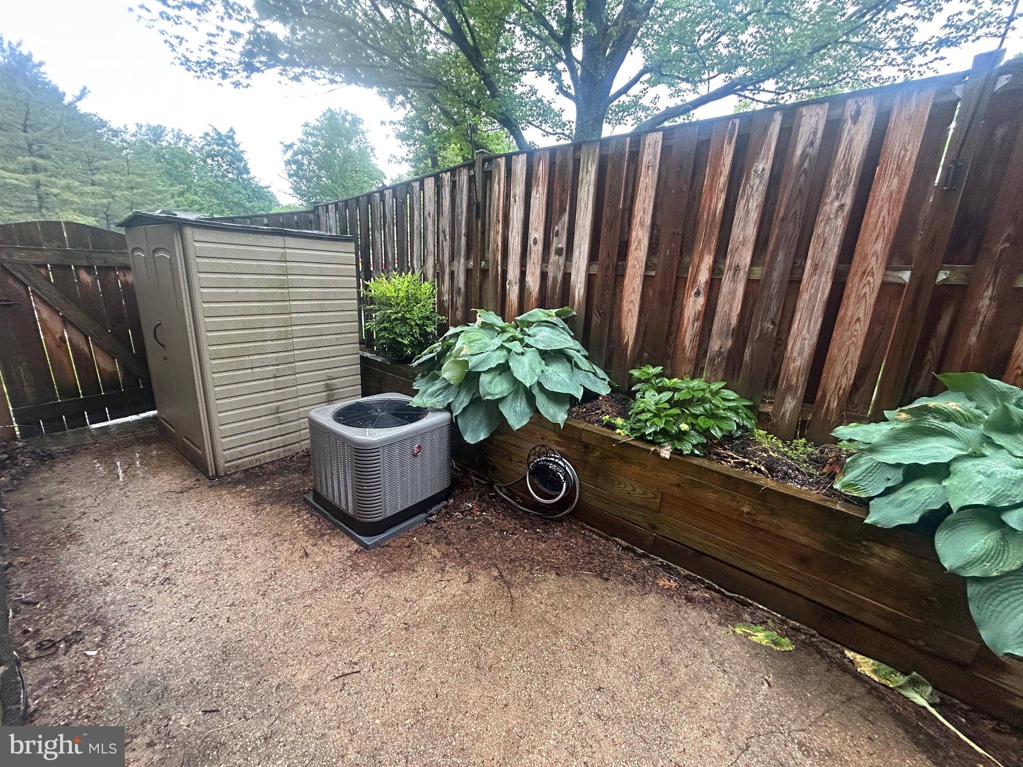 VILLAGE OF OAKLAND MILLS - Residential Lease