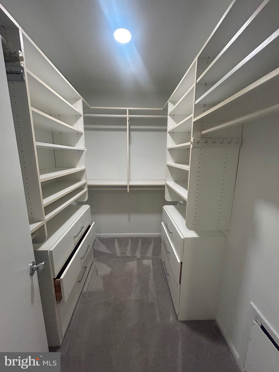 VILLAGE OF OAKLAND MILLS - Residential Lease