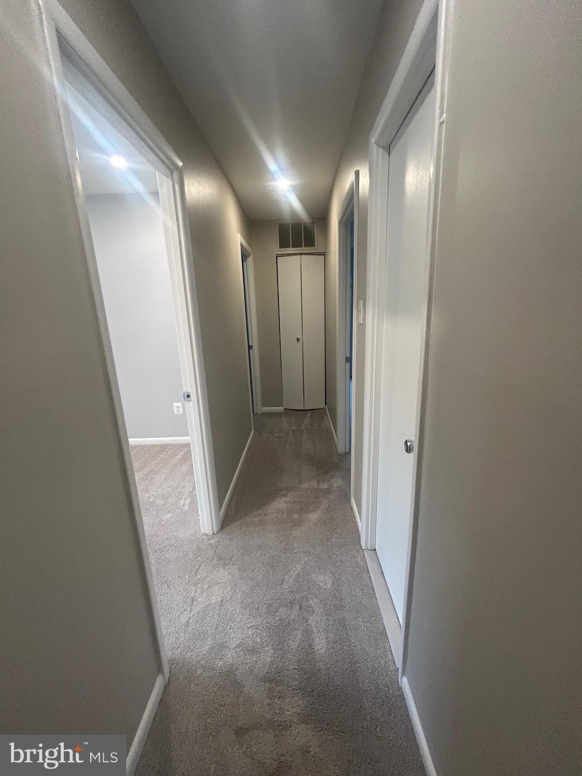 VILLAGE OF OAKLAND MILLS - Residential Lease