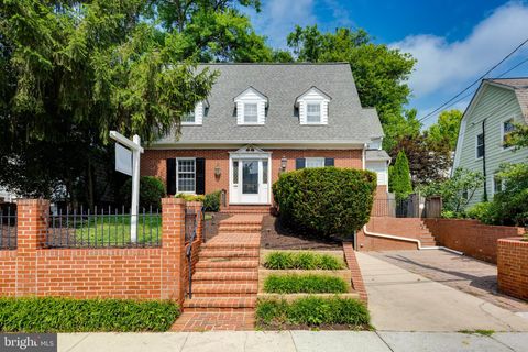 Photo of 8104 MAPLE RIDGE RD, BETHESDA, MD 20814 (MLS # MDMC2100672)