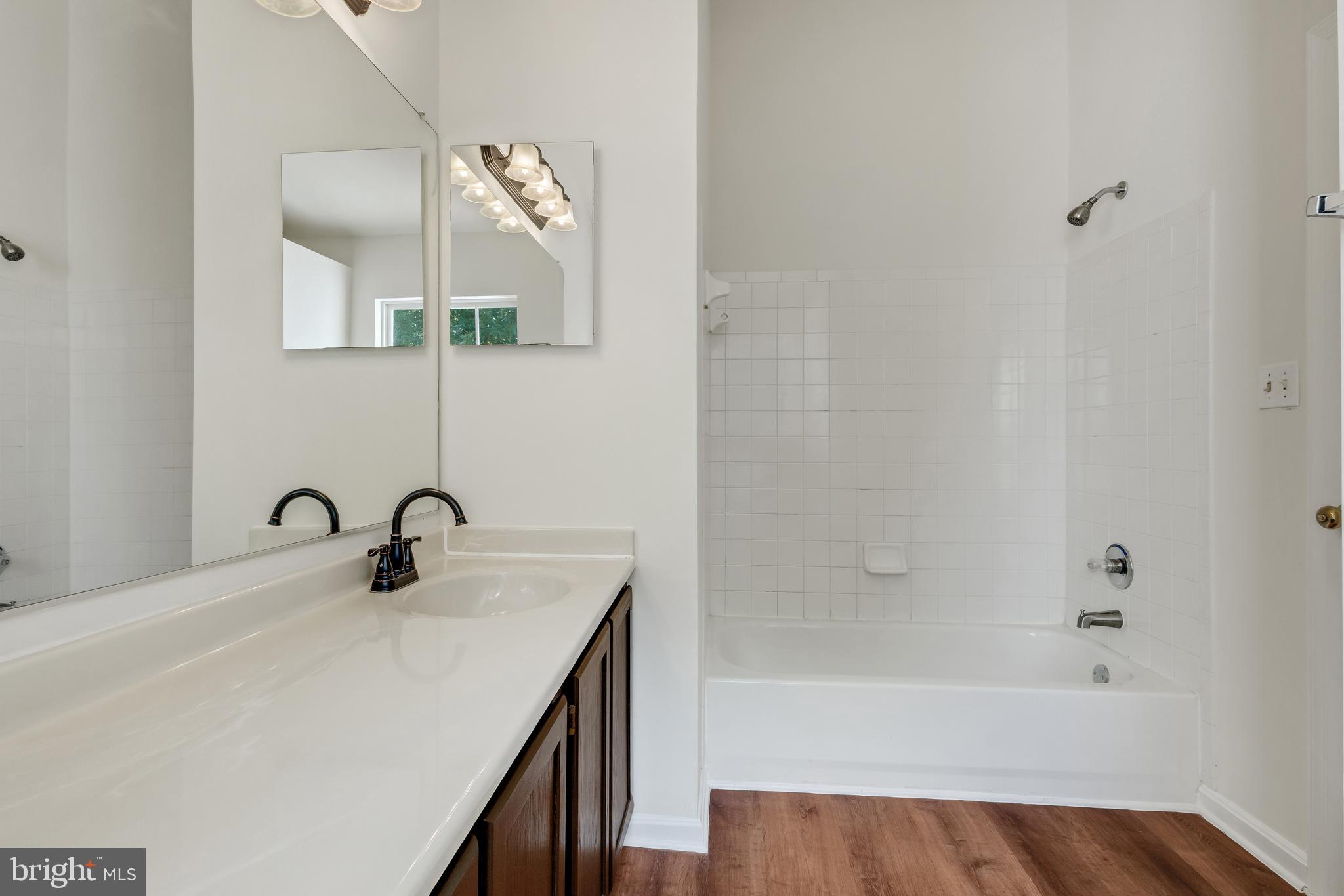 SETON SQUARE - Residential