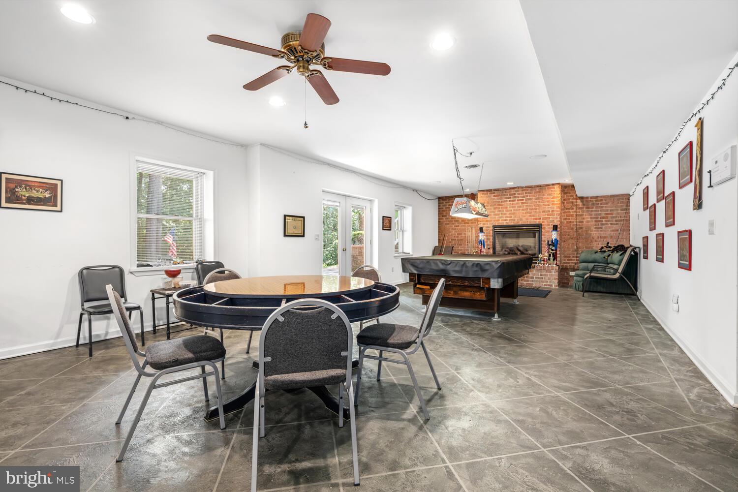 COVENTRY FARMS - Residential