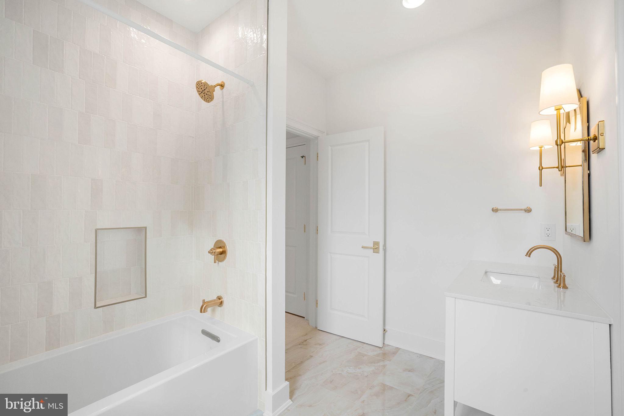 BRYN MAWR - Residential