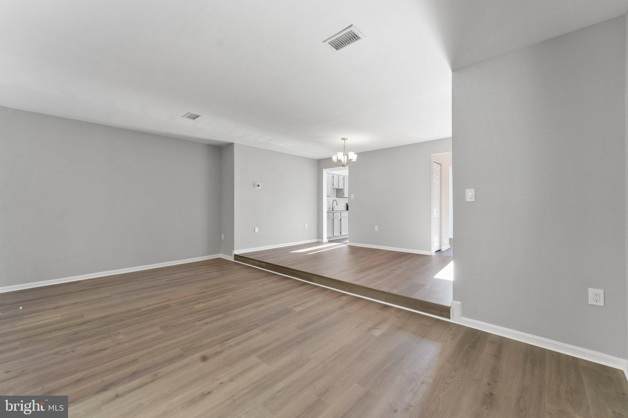 HERITAGE CROSSING - Residential