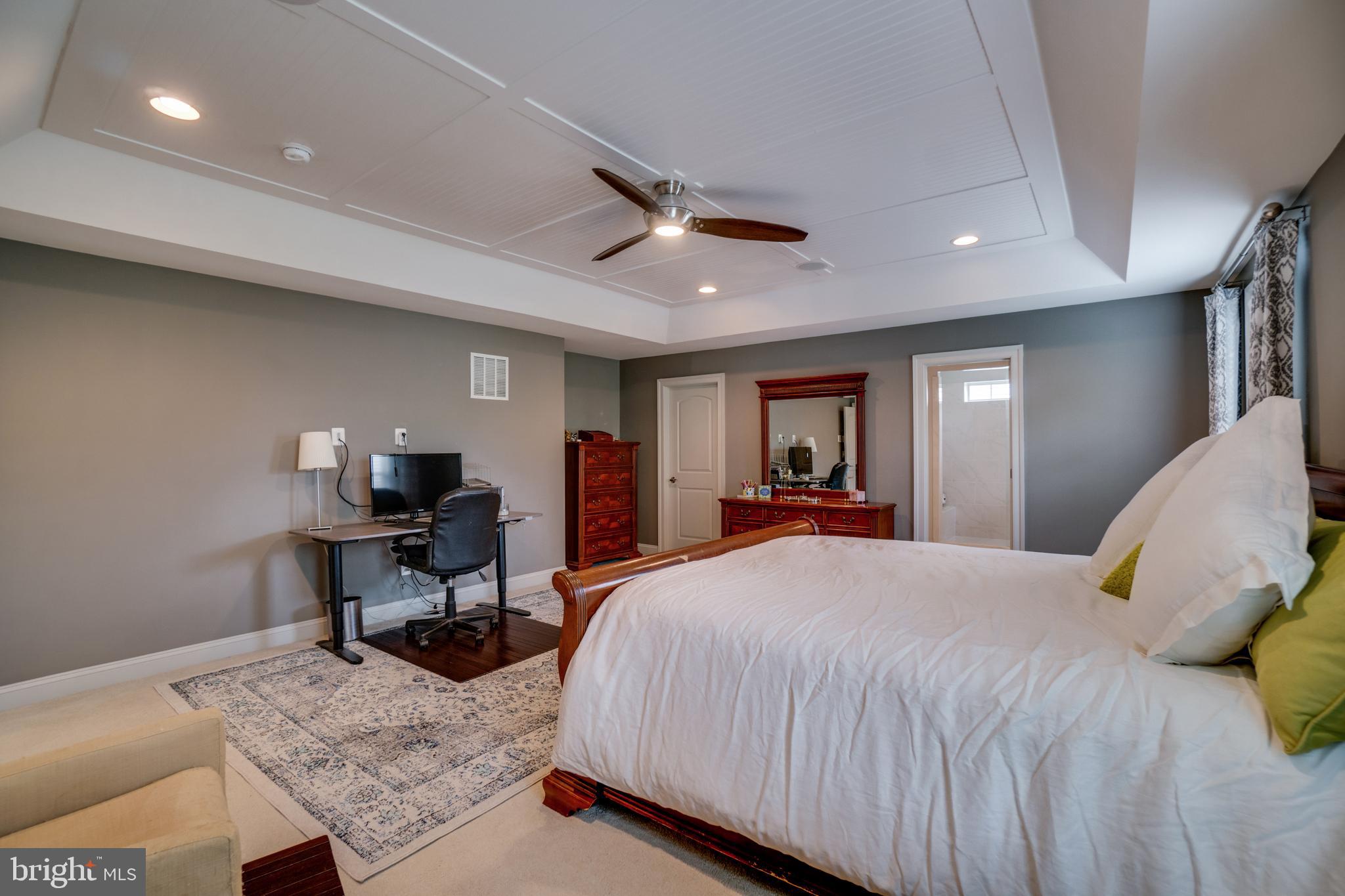 LIBERTY MANOR - Residential