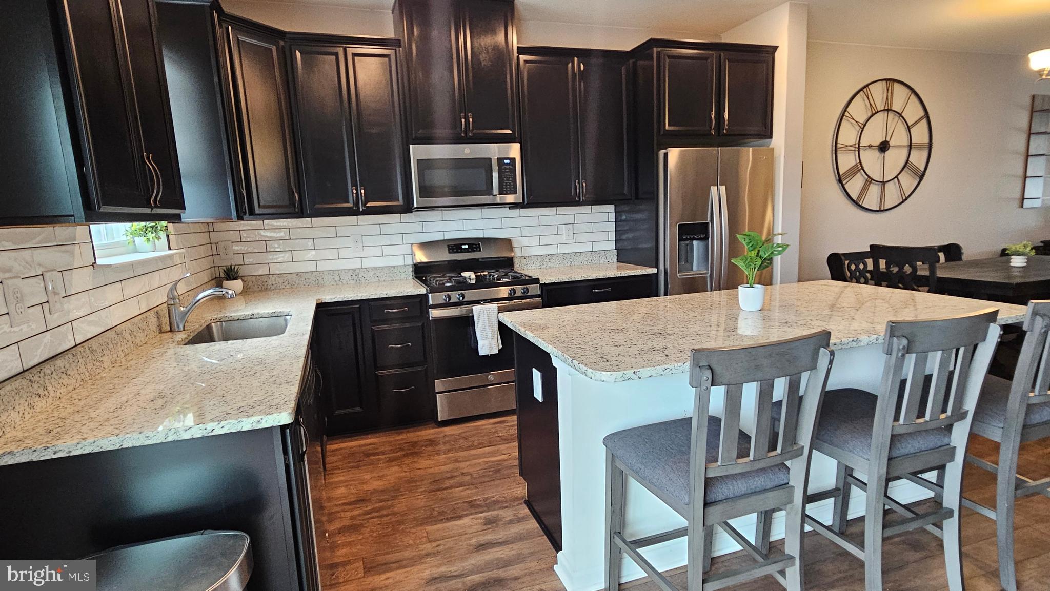 EDGEWATER - Residential