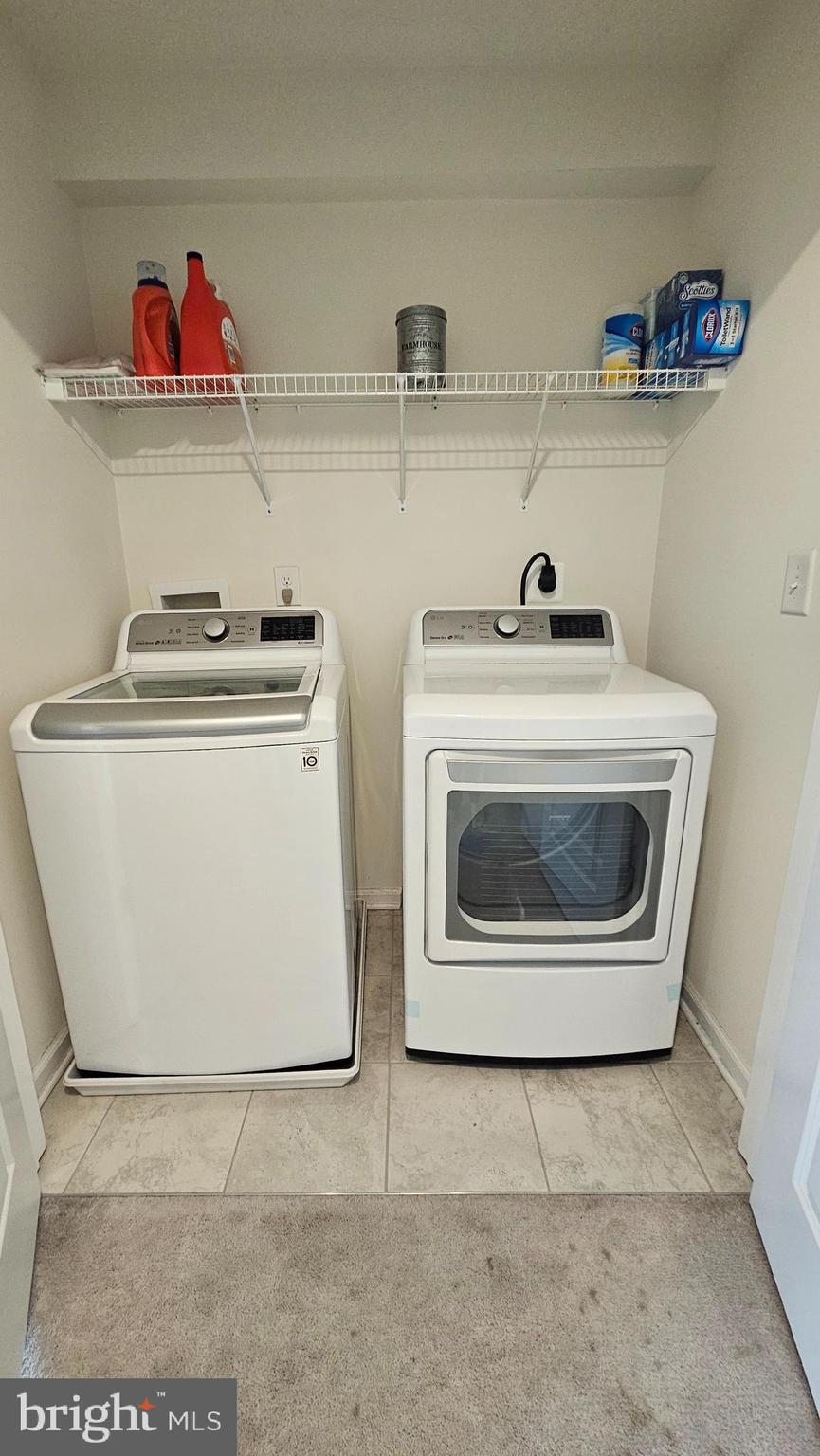 EDGEWATER - Residential