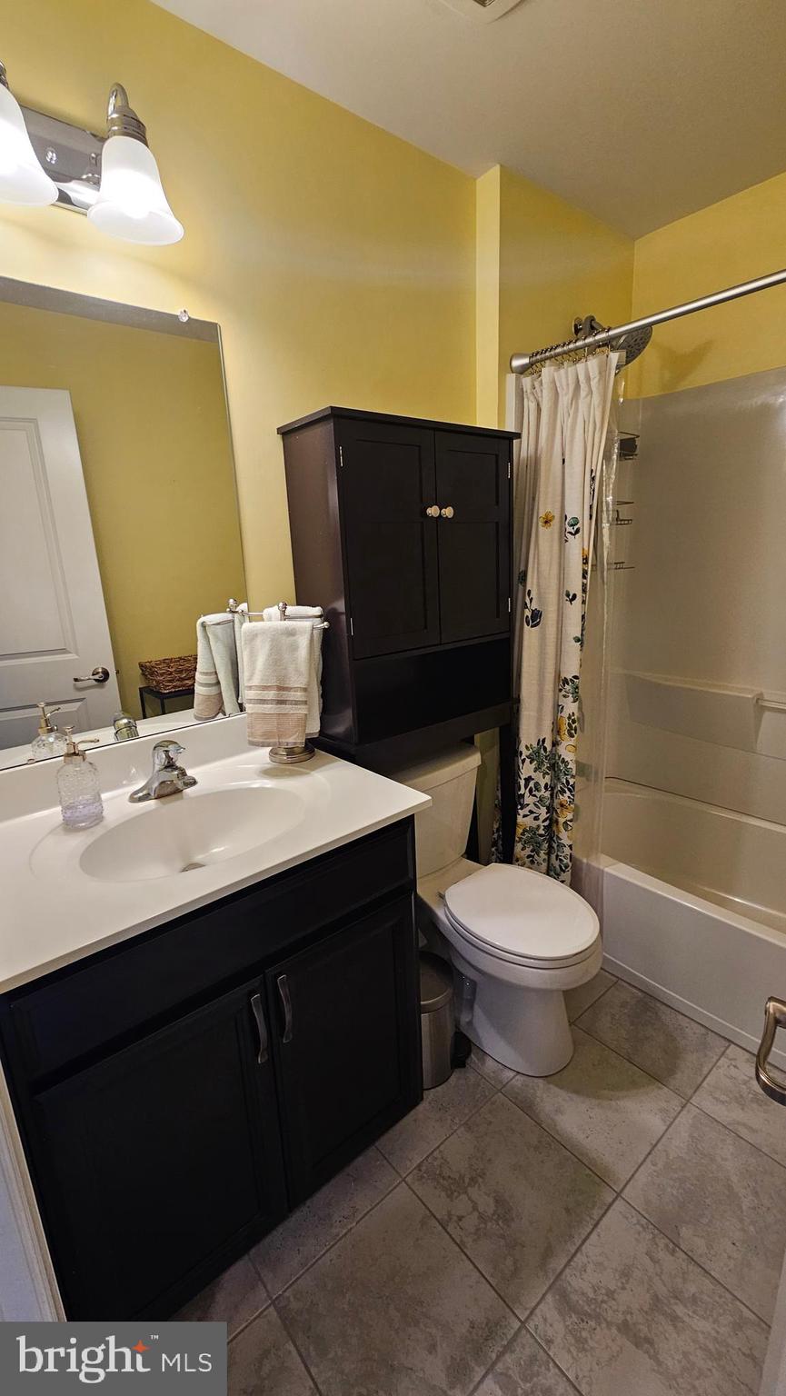 EDGEWATER - Residential