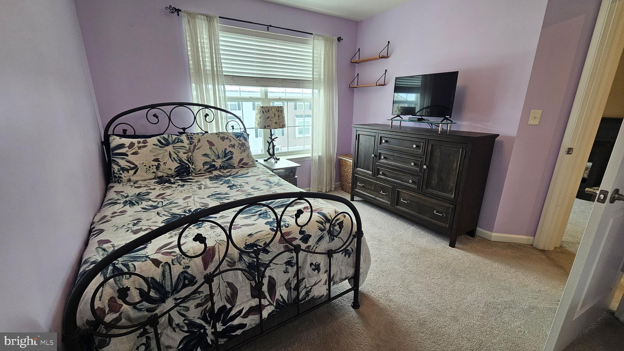 EDGEWATER - Residential