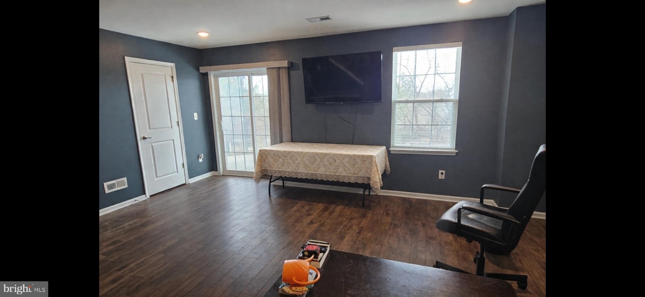 EDGEWATER - Residential