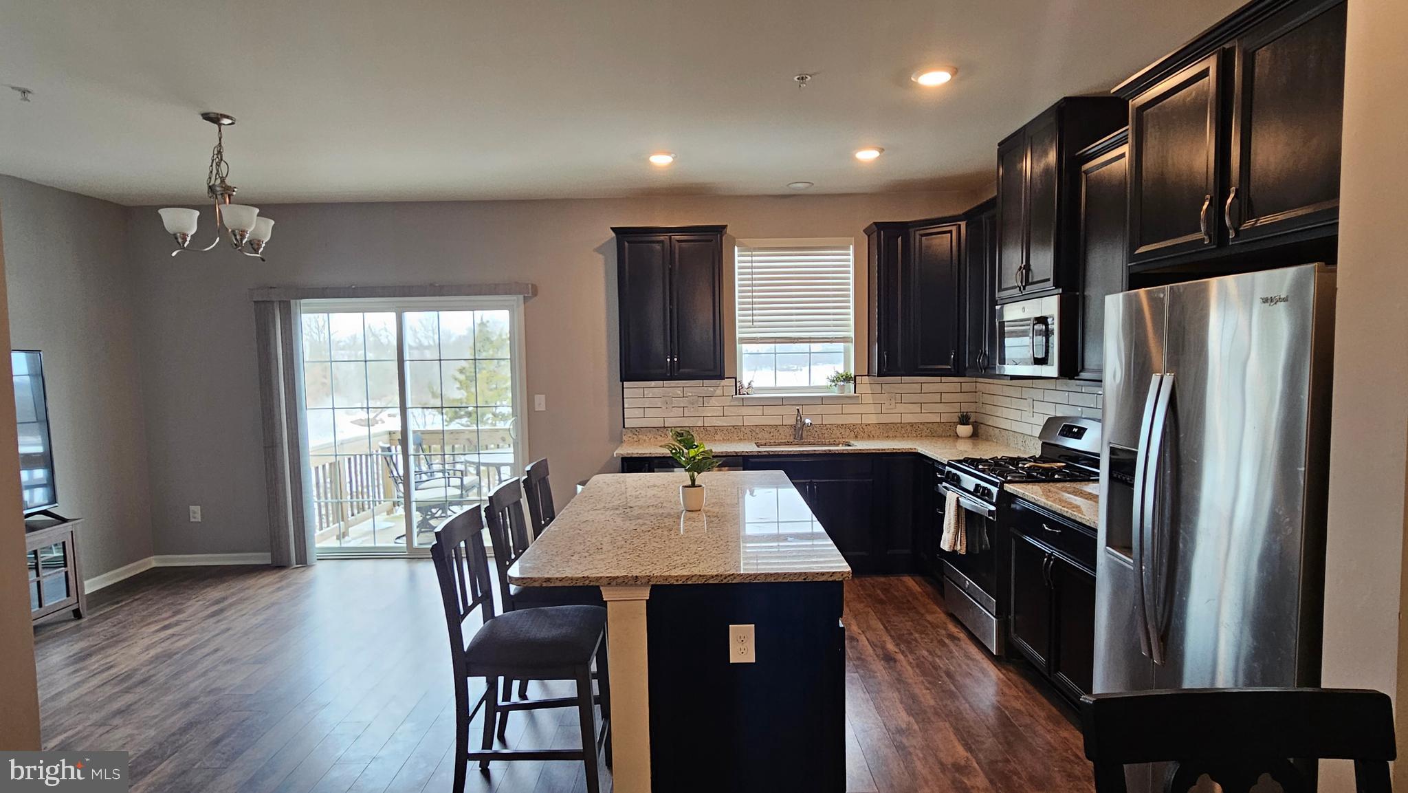 EDGEWATER - Residential