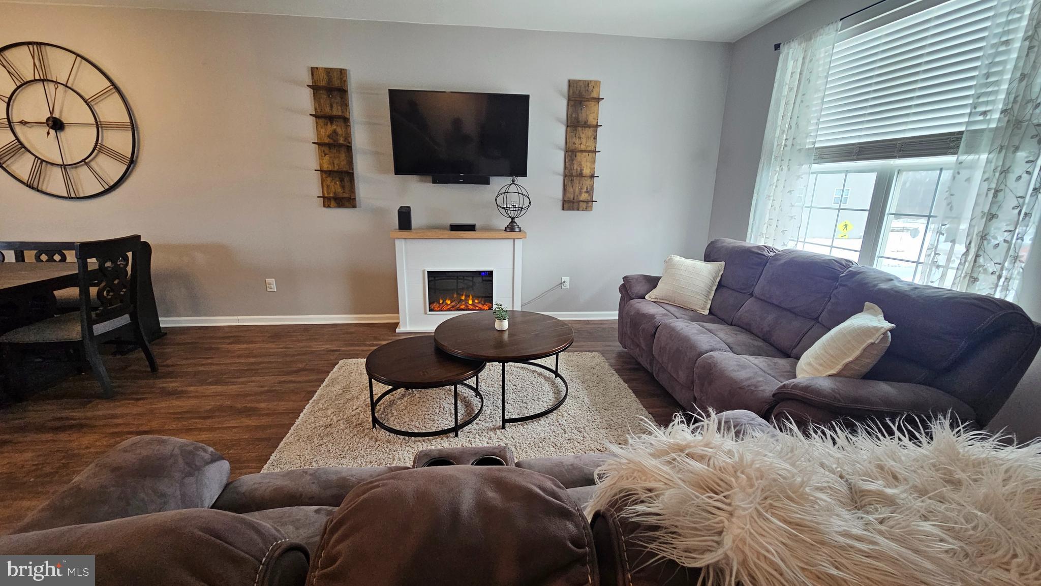 EDGEWATER - Residential