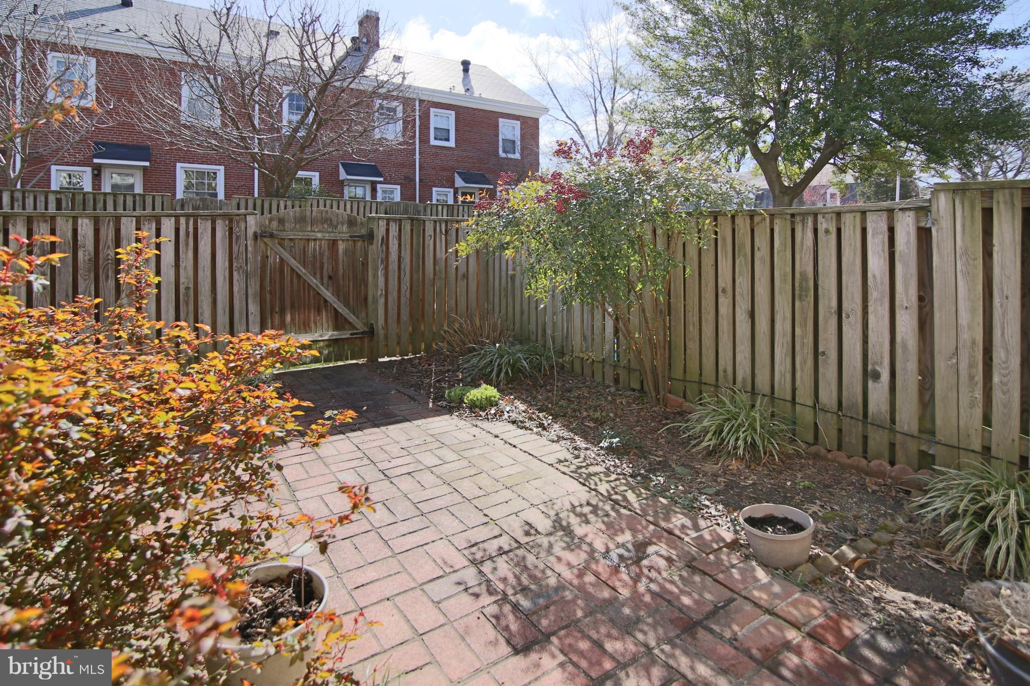 FAIRLINGTON COMMONS - Residential