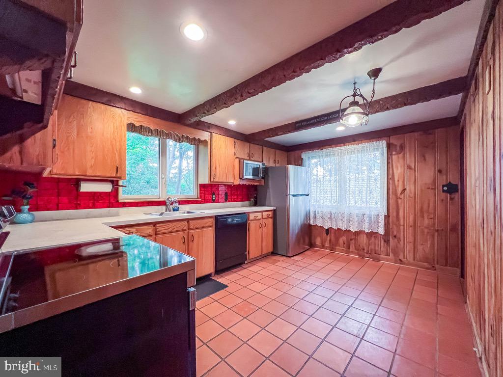 FAIRWAYS - Residential