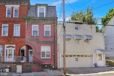 Multifamily For Sale - 607 W Norwegian Street<br/> POTTSVILLE, PA 17901