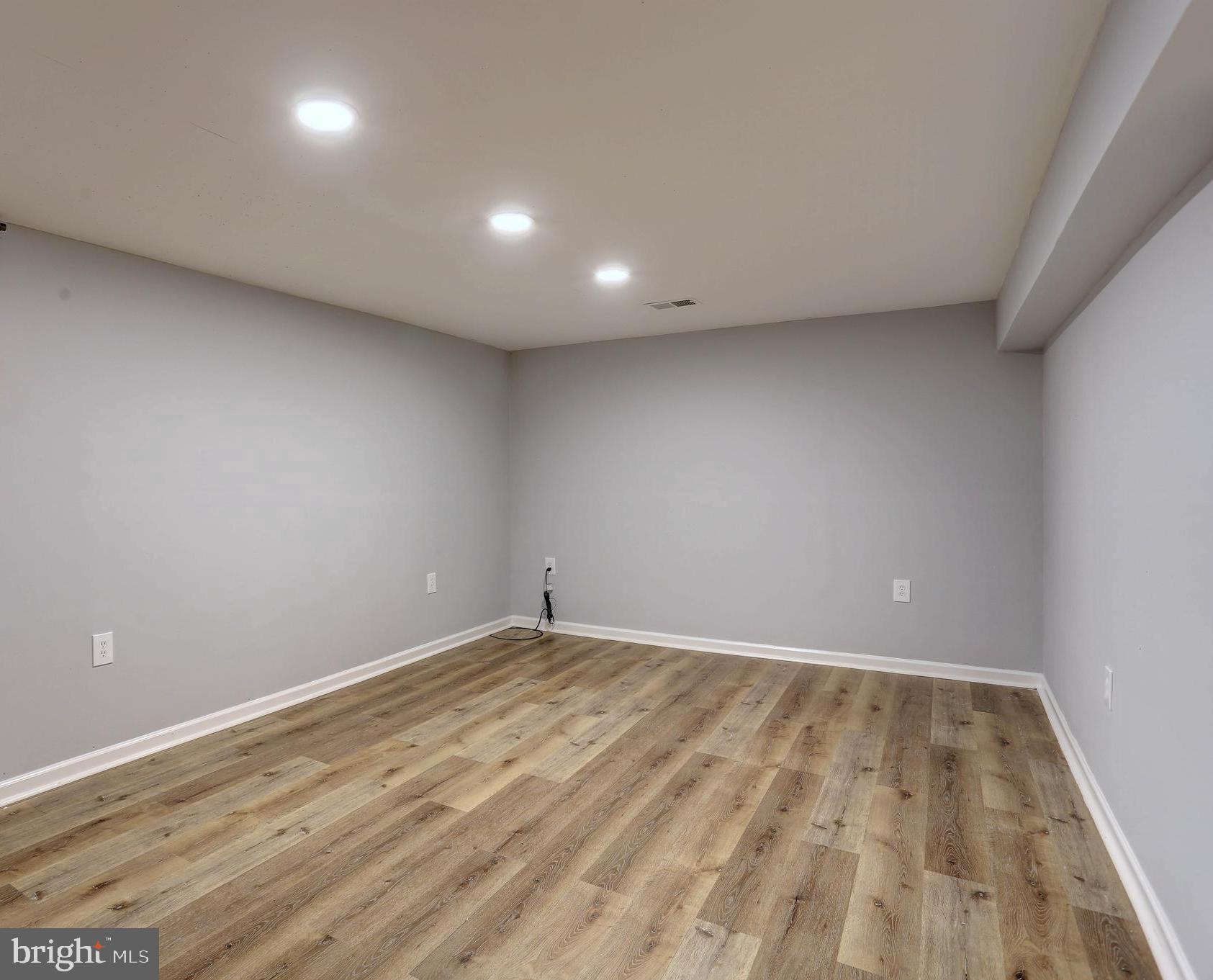 CROFTON MEADOWS - Residential