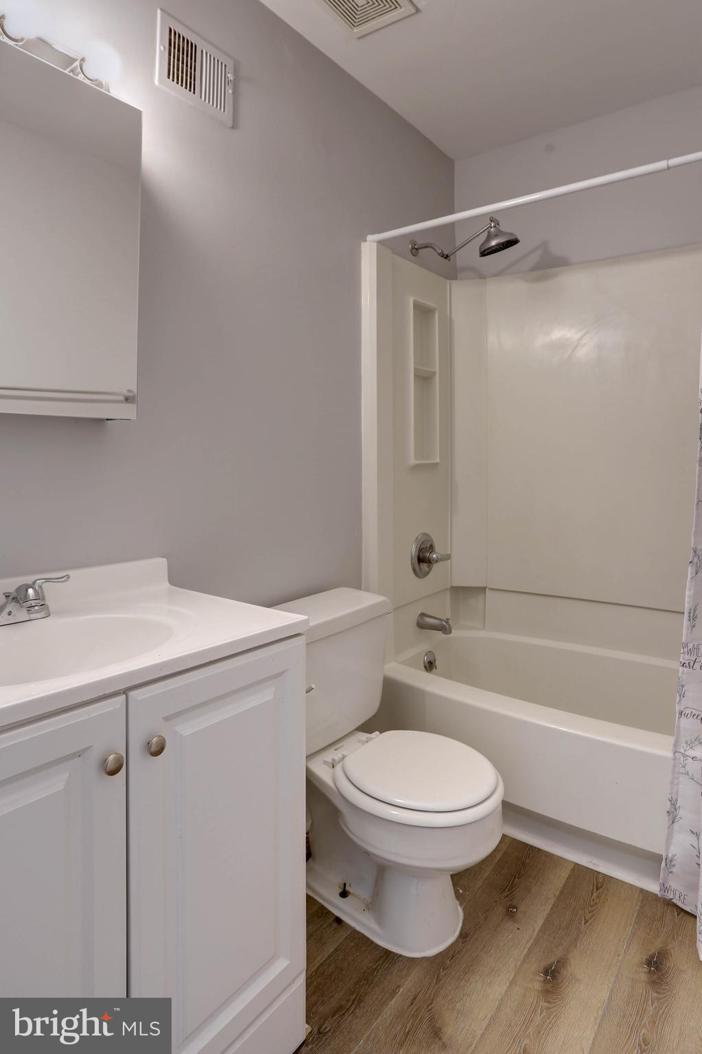 CROFTON MEADOWS - Residential