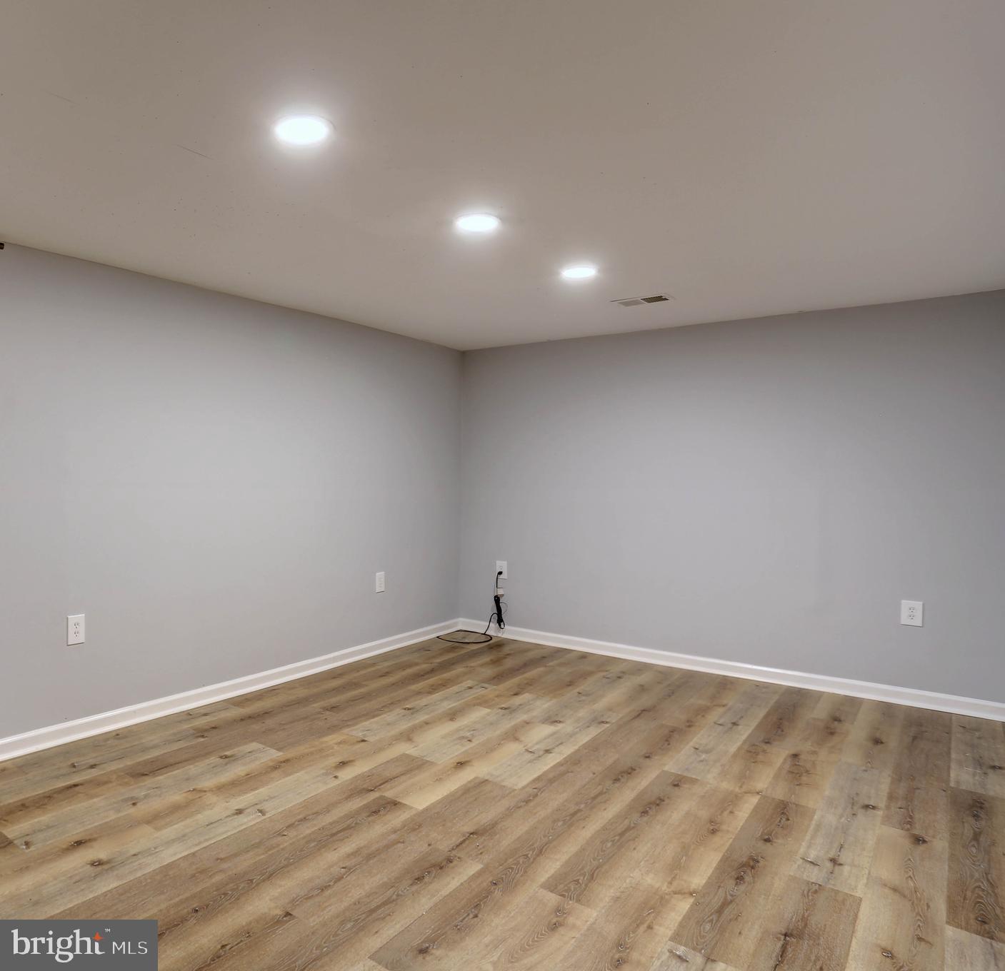 CROFTON MEADOWS - Residential