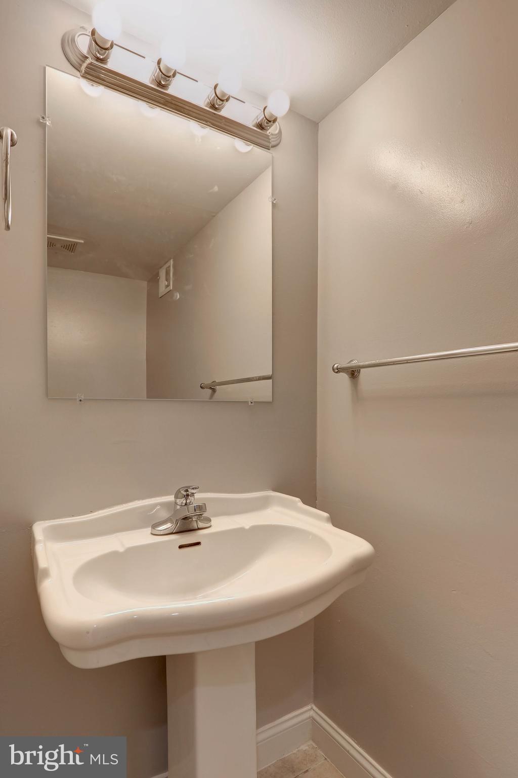 CROFTON MEADOWS - Residential