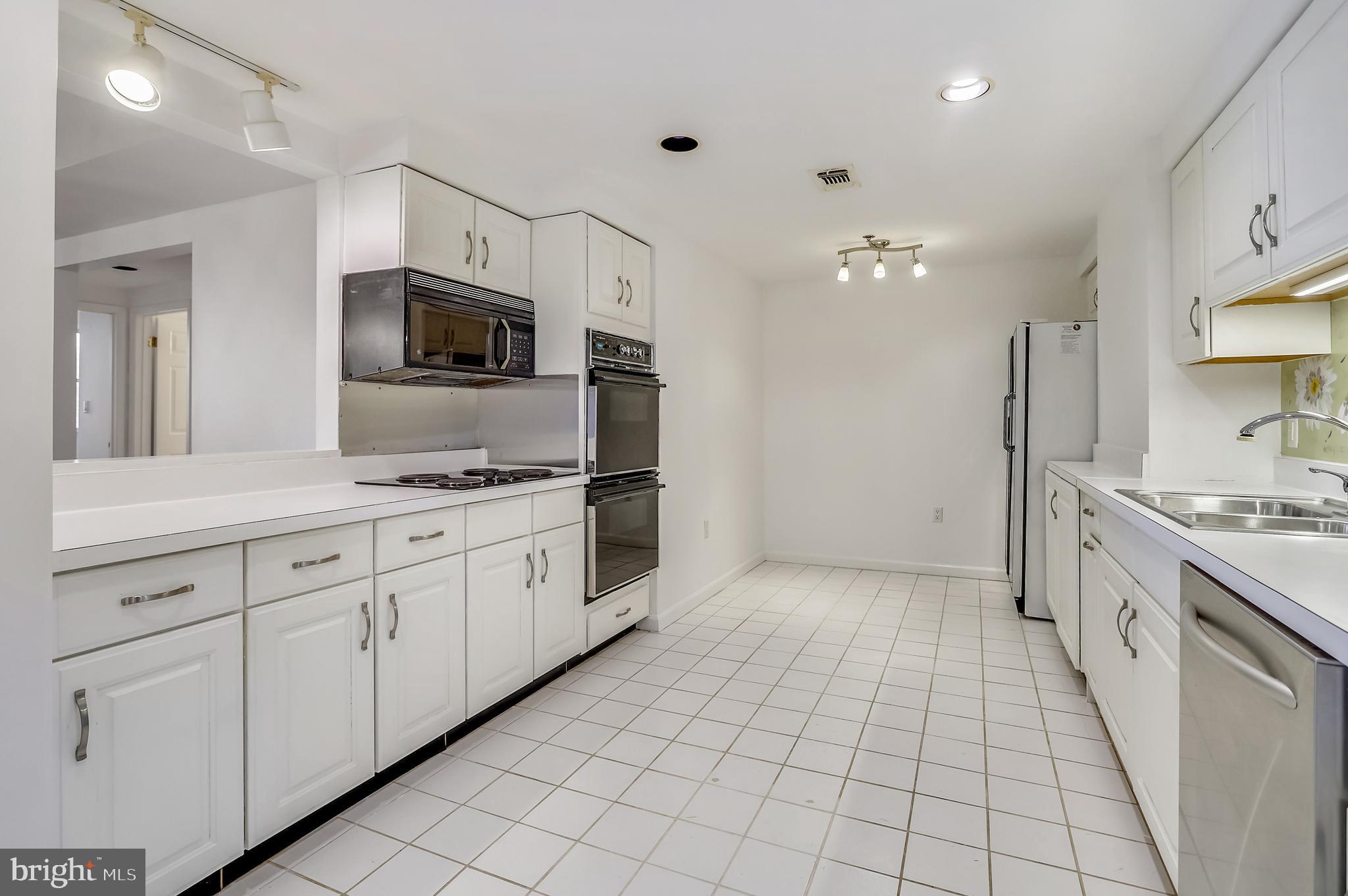 HERITAGE HARBOUR - Residential Lease