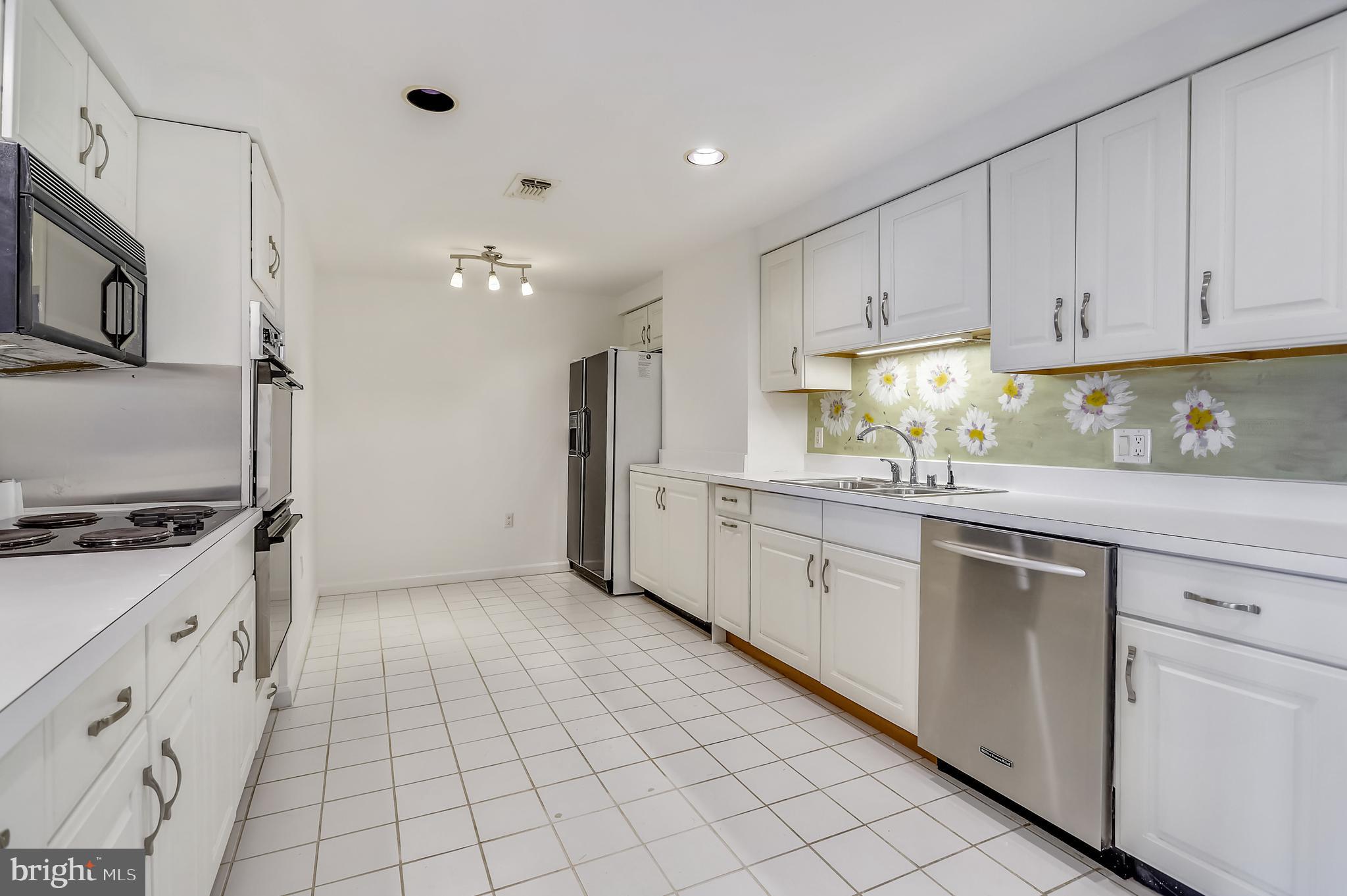 HERITAGE HARBOUR - Residential Lease