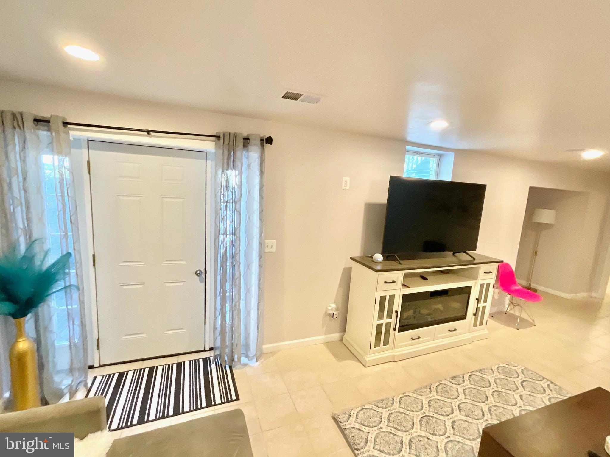 BRACEY ESTATES - Residential Lease