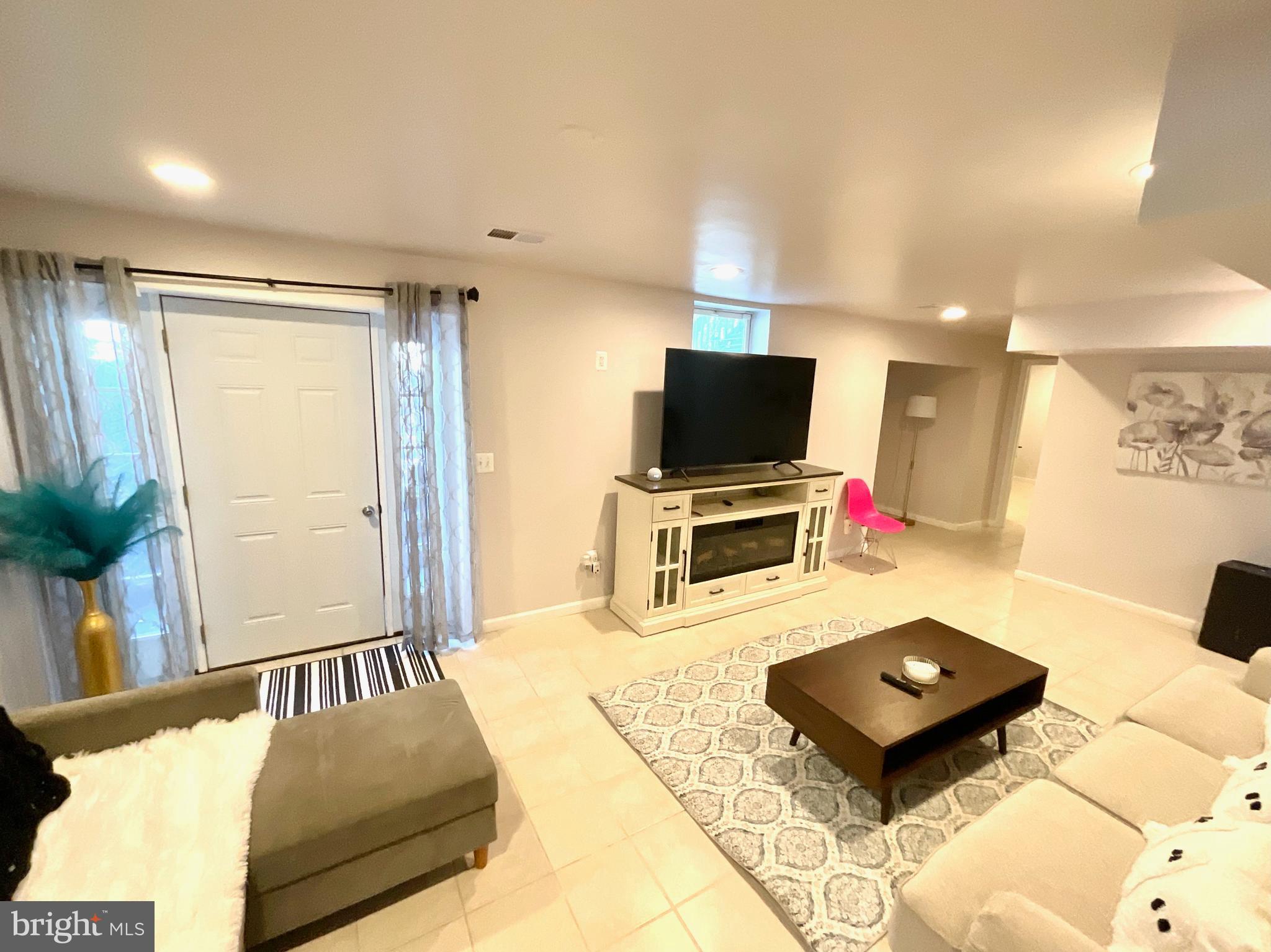 BRACEY ESTATES - Residential Lease