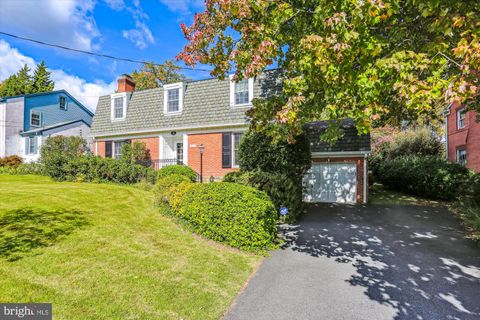 Photo of 5517 DEVON RD, BETHESDA, MD 20814 (MLS # MDMC2072964) Photo of 5517 DEVON RD, BETHESDA, MD 20814 (MLS # MDMC2072964)