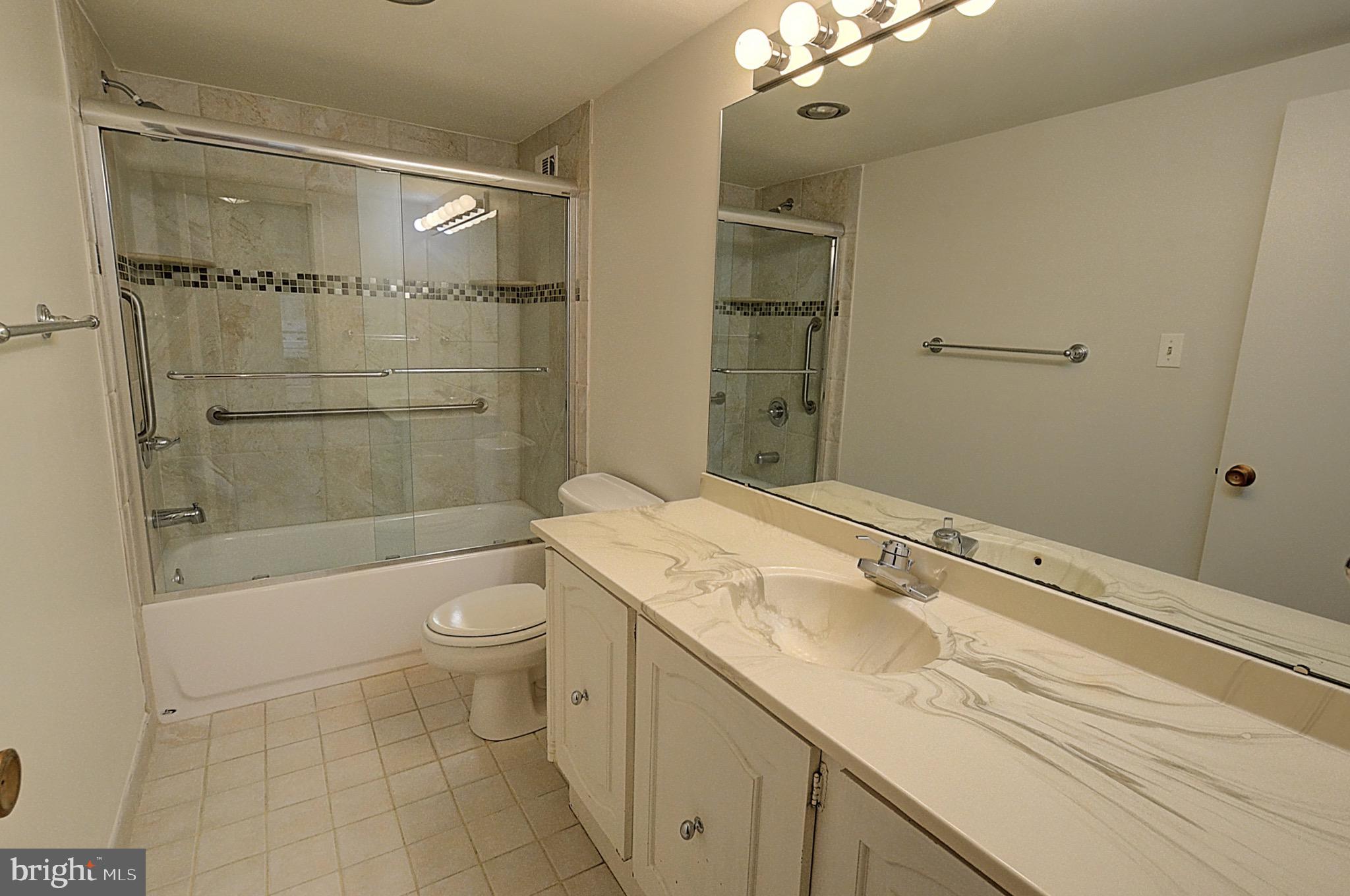 PROMENADE TOWERS - Residential Lease