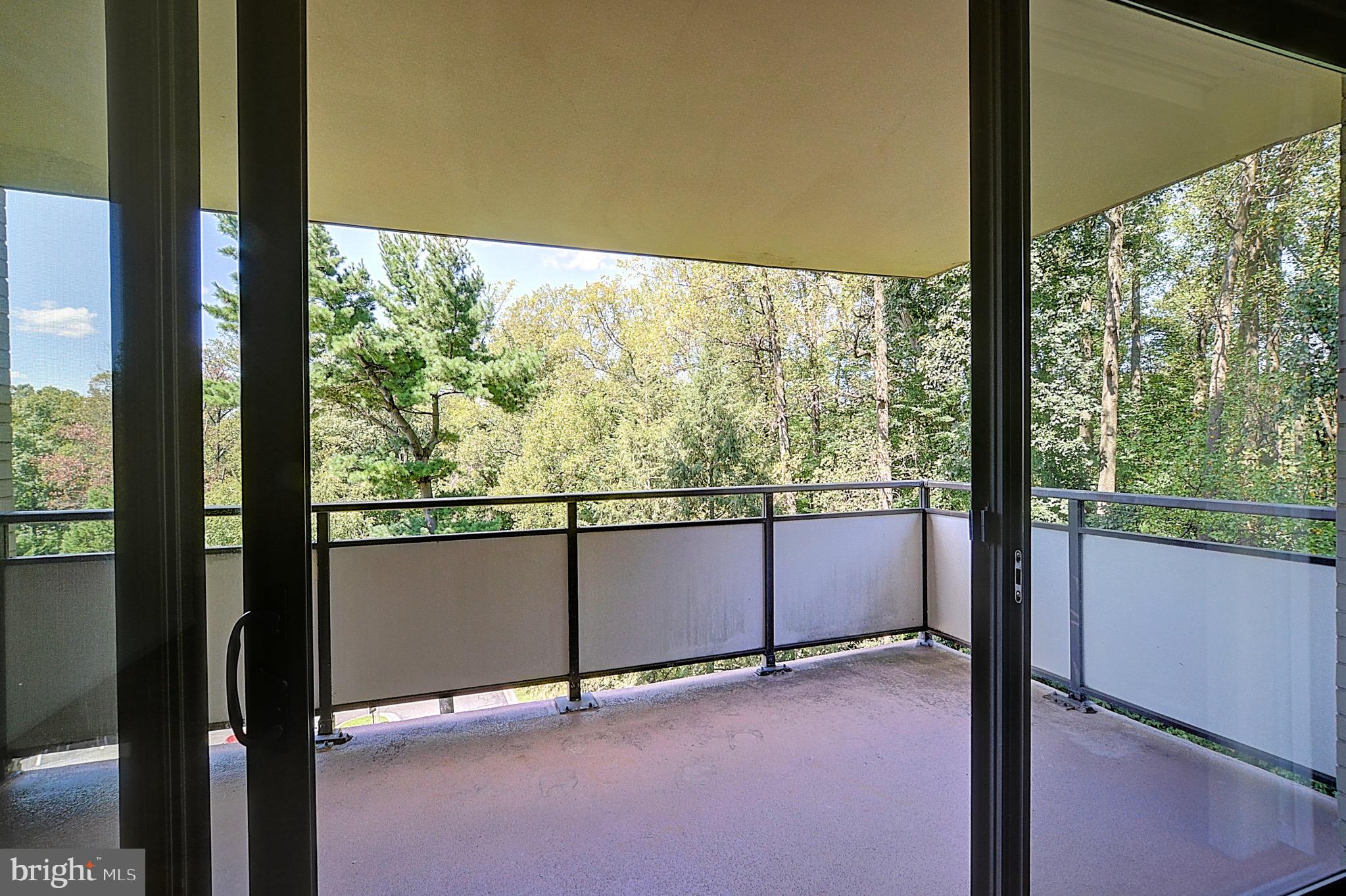 PROMENADE TOWERS - Residential Lease