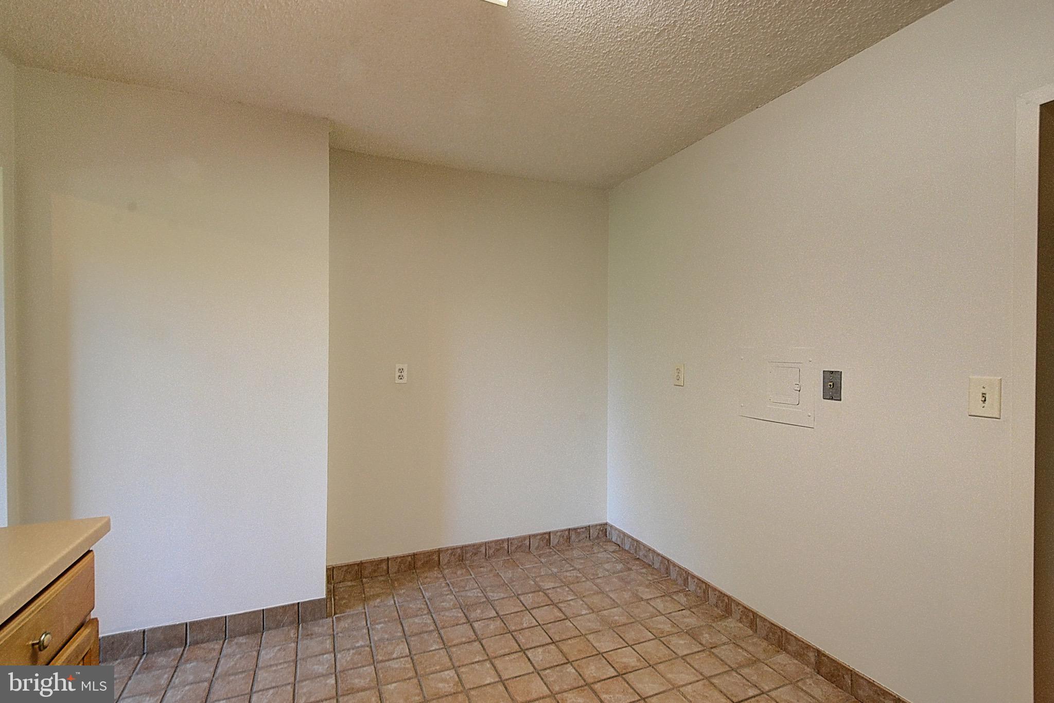 PROMENADE TOWERS - Residential Lease