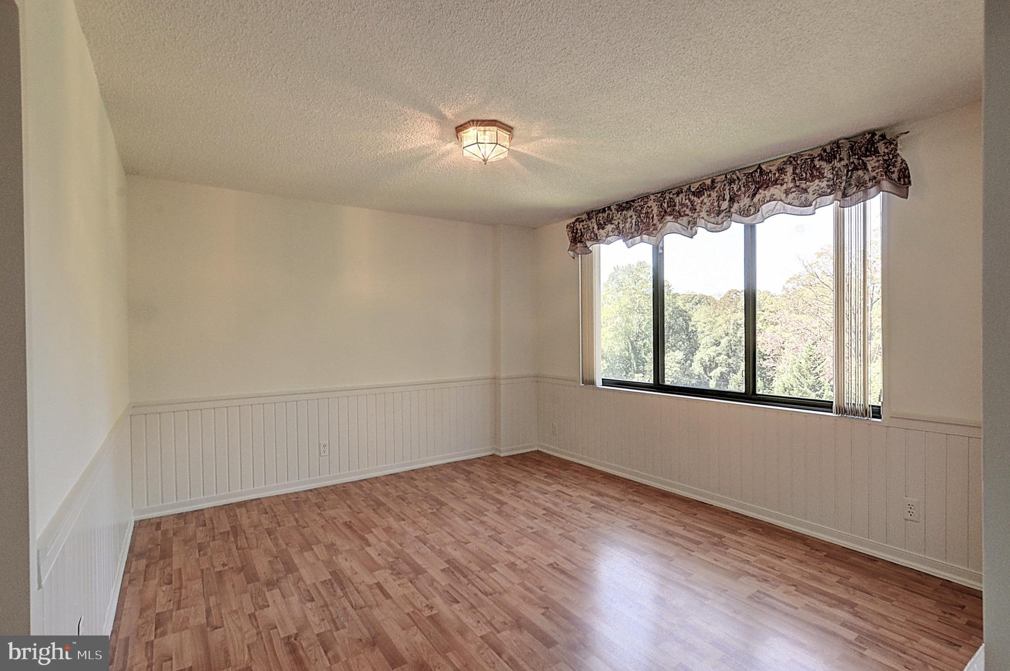 PROMENADE TOWERS - Residential Lease