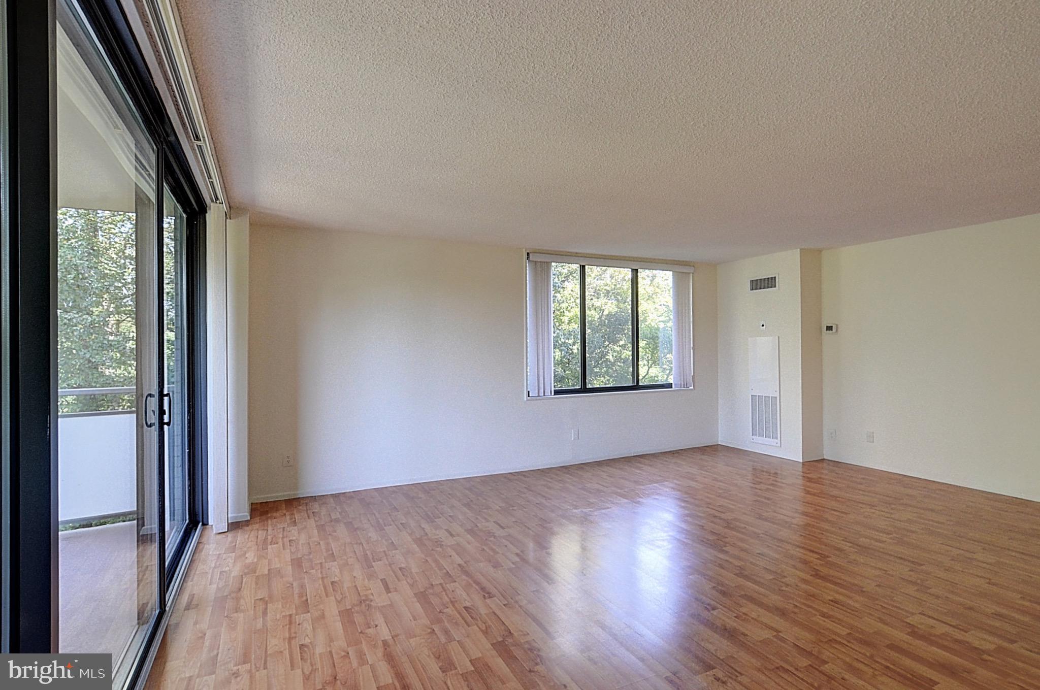 PROMENADE TOWERS - Residential Lease