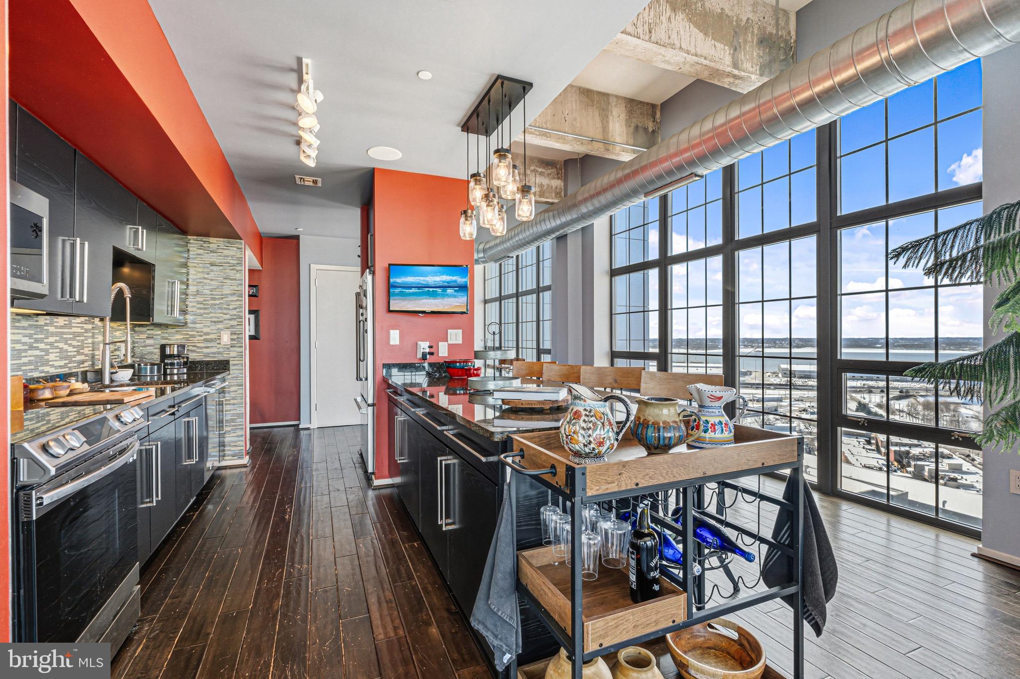 LOCUST POINT - Residential