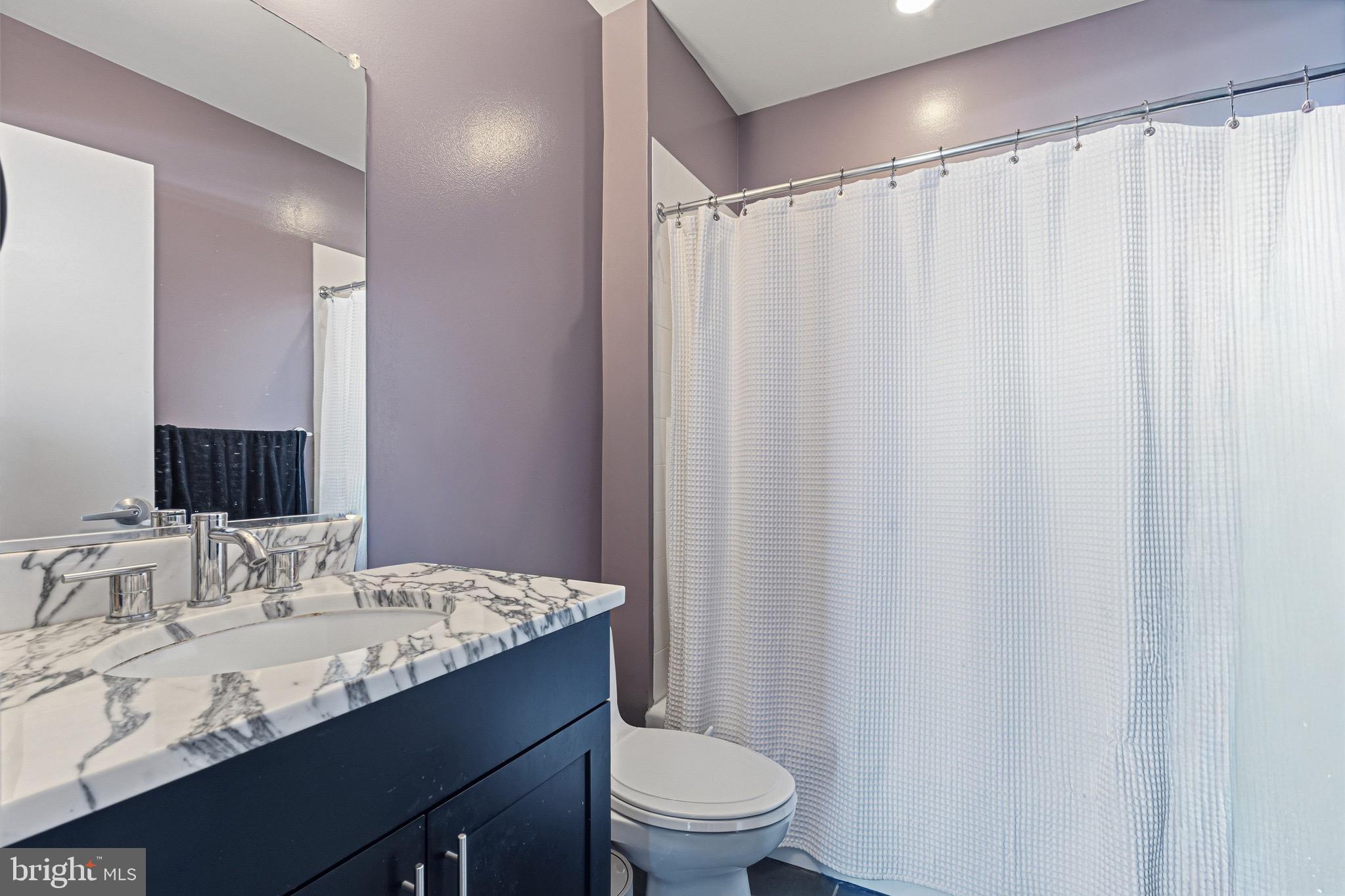 LOCUST POINT - Residential