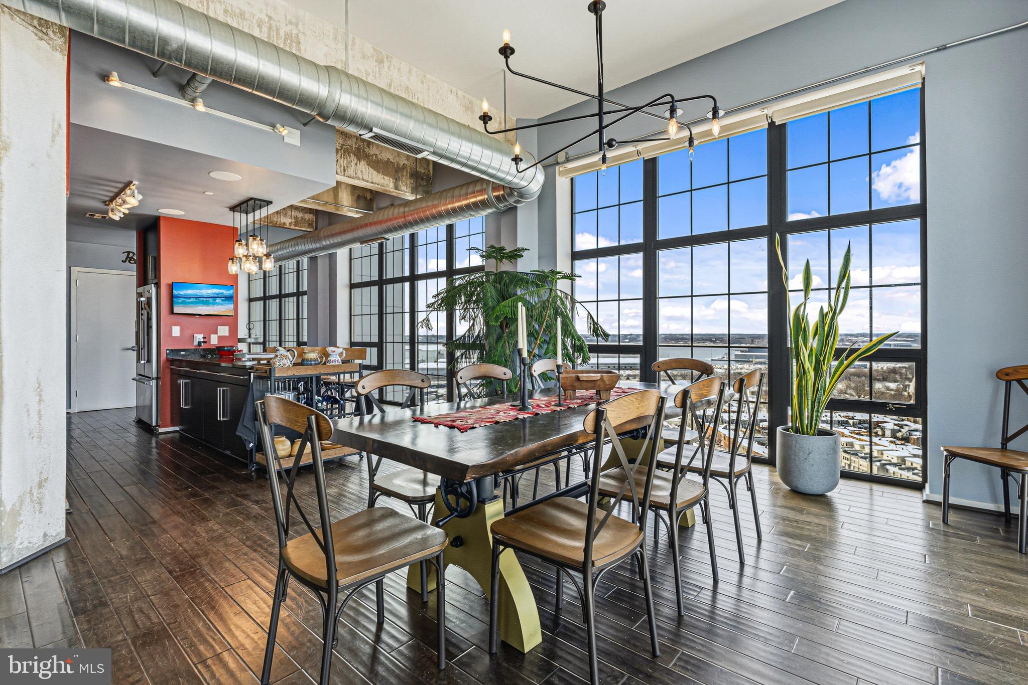 LOCUST POINT - Residential