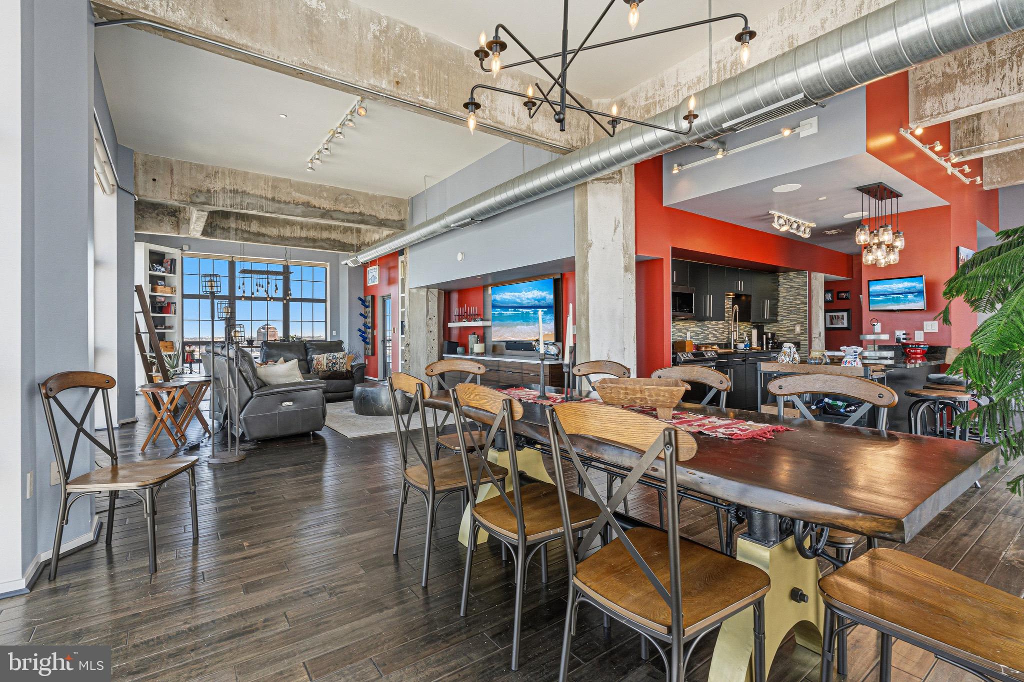 LOCUST POINT - Residential