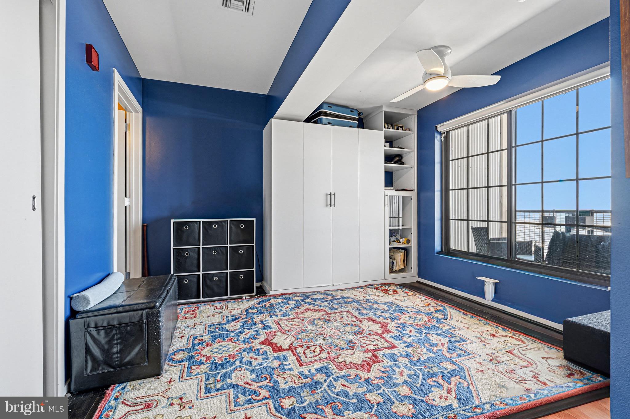 LOCUST POINT - Residential