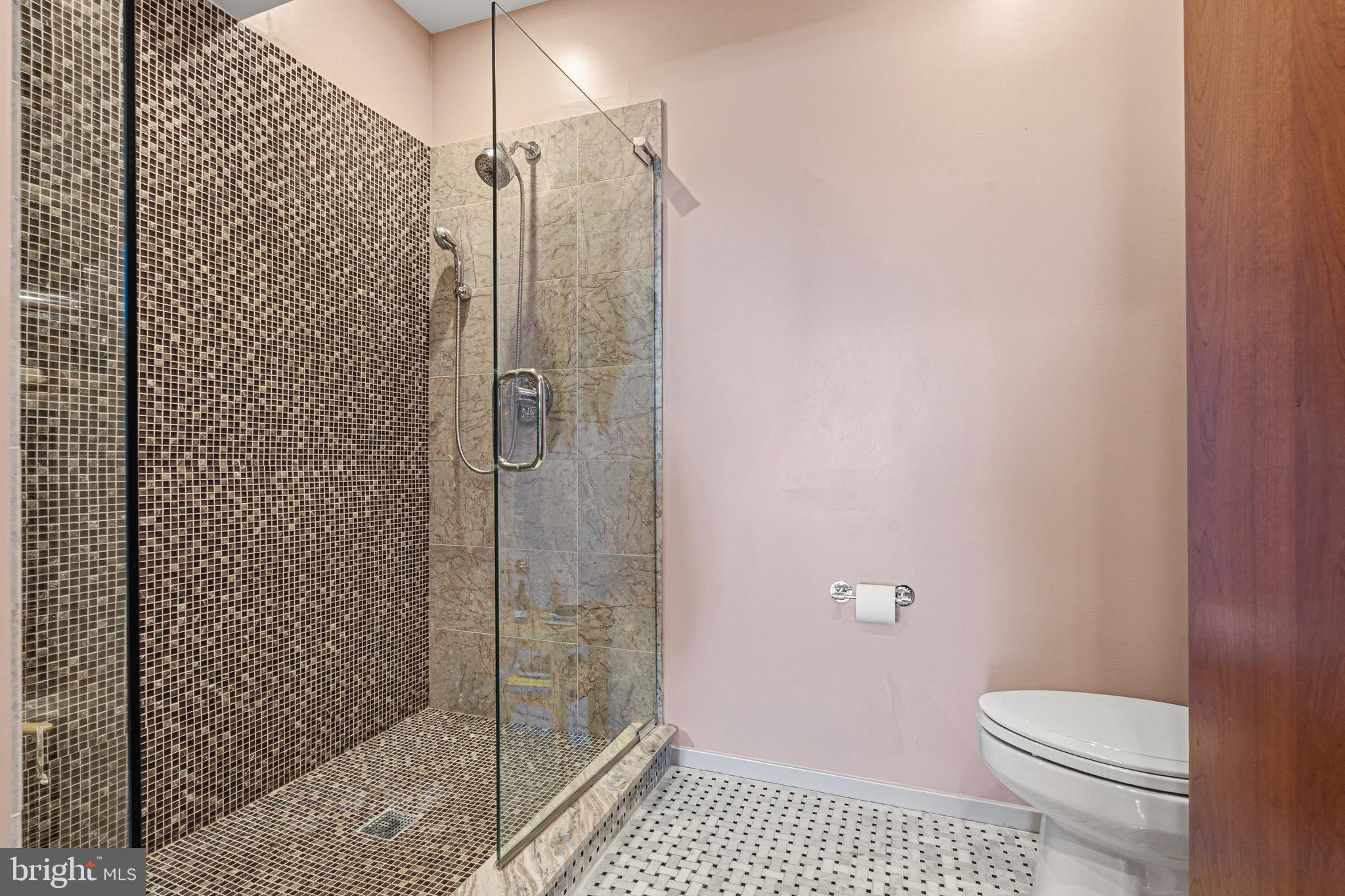 LOCUST POINT - Residential