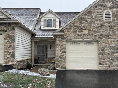 Photo of 203 Masonic Drive, ELIZABETHTOWN, PA 17022 (MLS # PALA2062196)