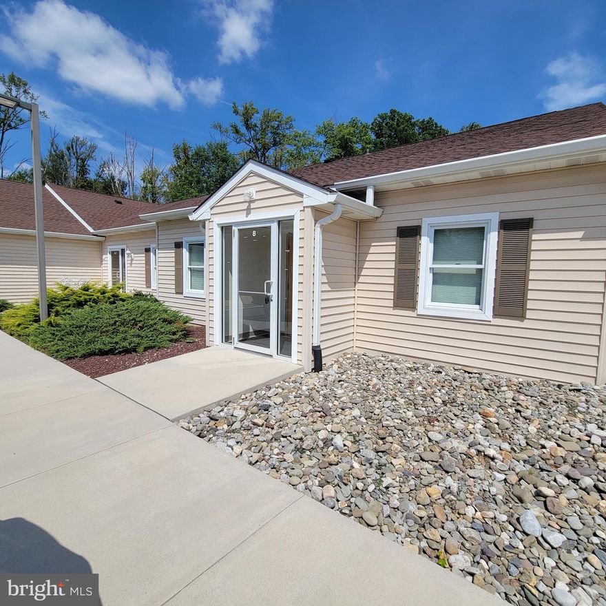 Office/retail space available on business Route 1 in Fallston. Suite 8 is presently divided into offices for medical use. Space could also be converted to retail.  Average annual daily traffic is 29,000 per day.