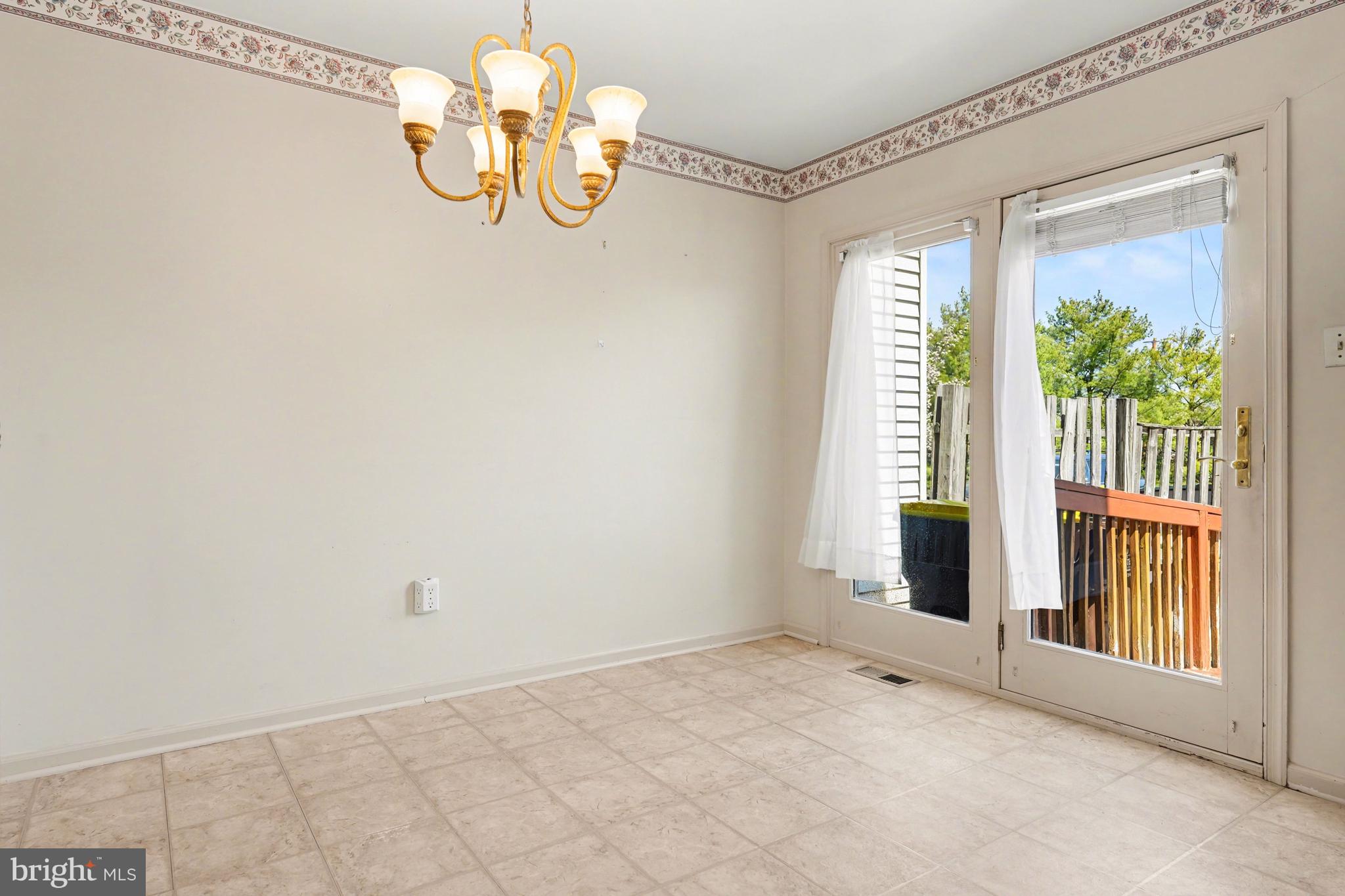 STRAWBERRY FIELDS - Residential